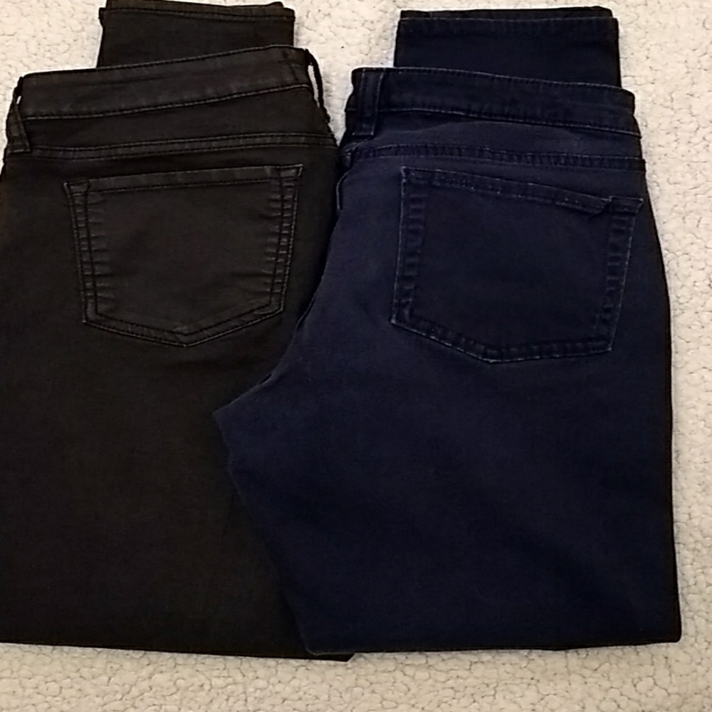 2Pairs Gap Skinny Jeans. Size 8/29R